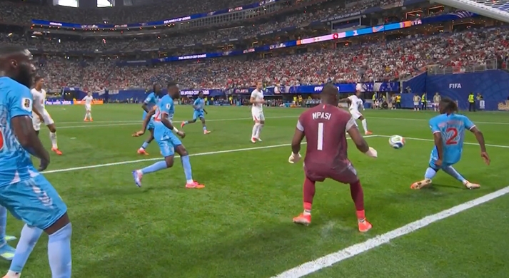 门线旧谊：万-比萨卡封堵拉什福德必进球