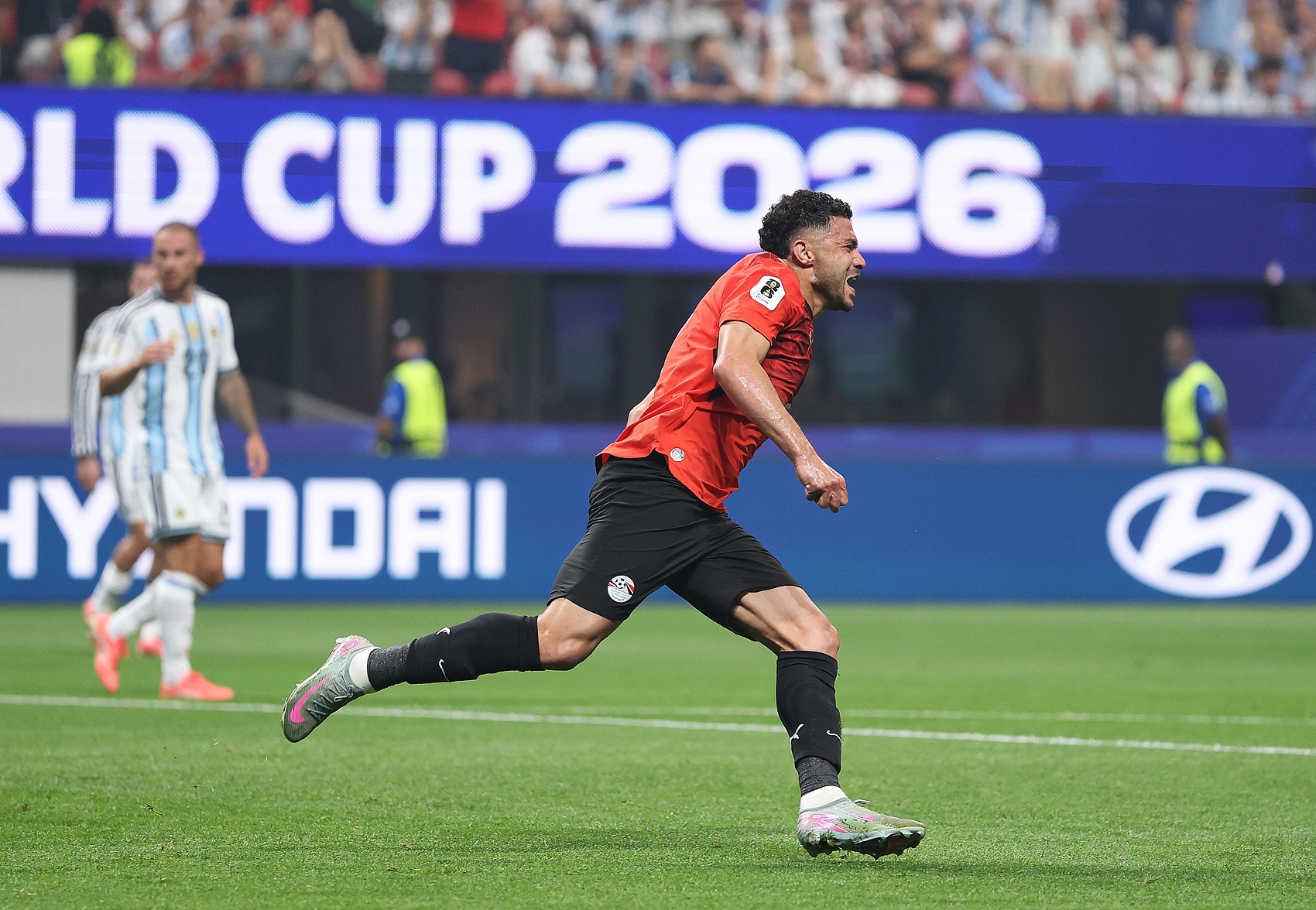 阿根廷世界杯落后纪录更新：16强战0-1埃及，时隔四年再陷逆境