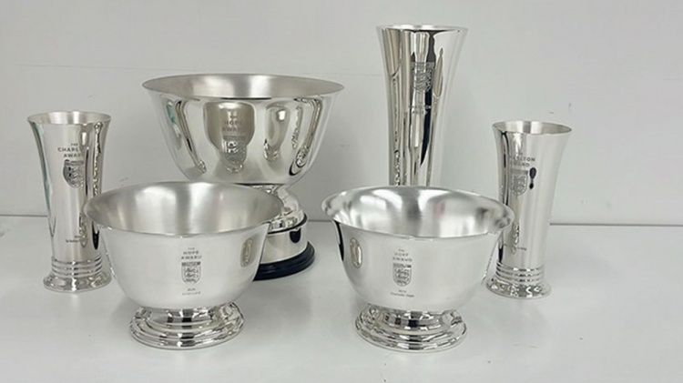 韦尔奇查尔顿奖、柯比霍普奖：英足总表彰裁判界双先驱