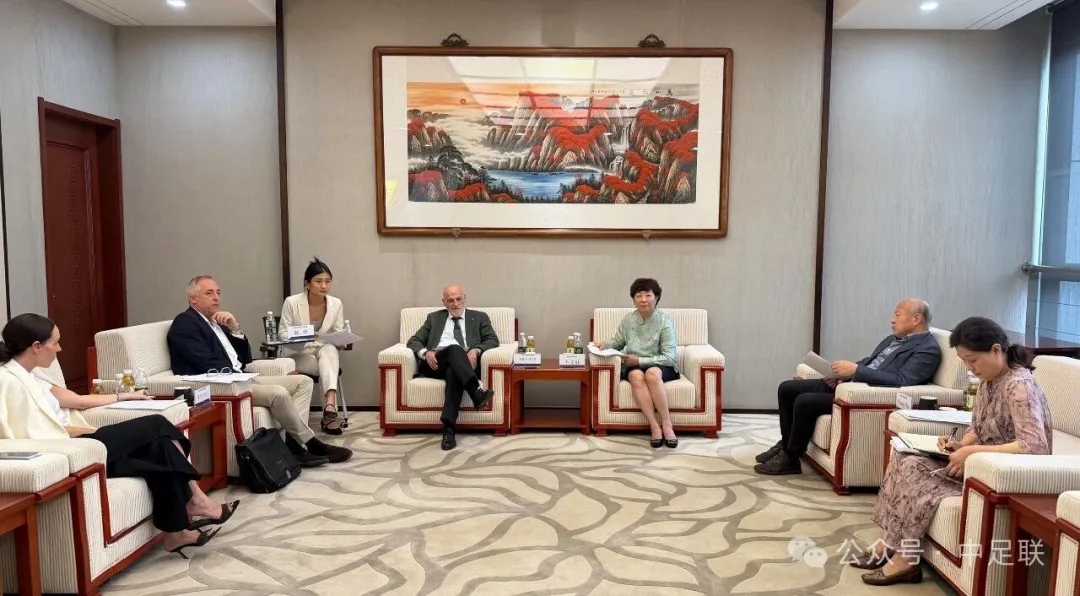 西甲联盟每年派员参加中足联高级研修班 中西足球合作敲定青训共建