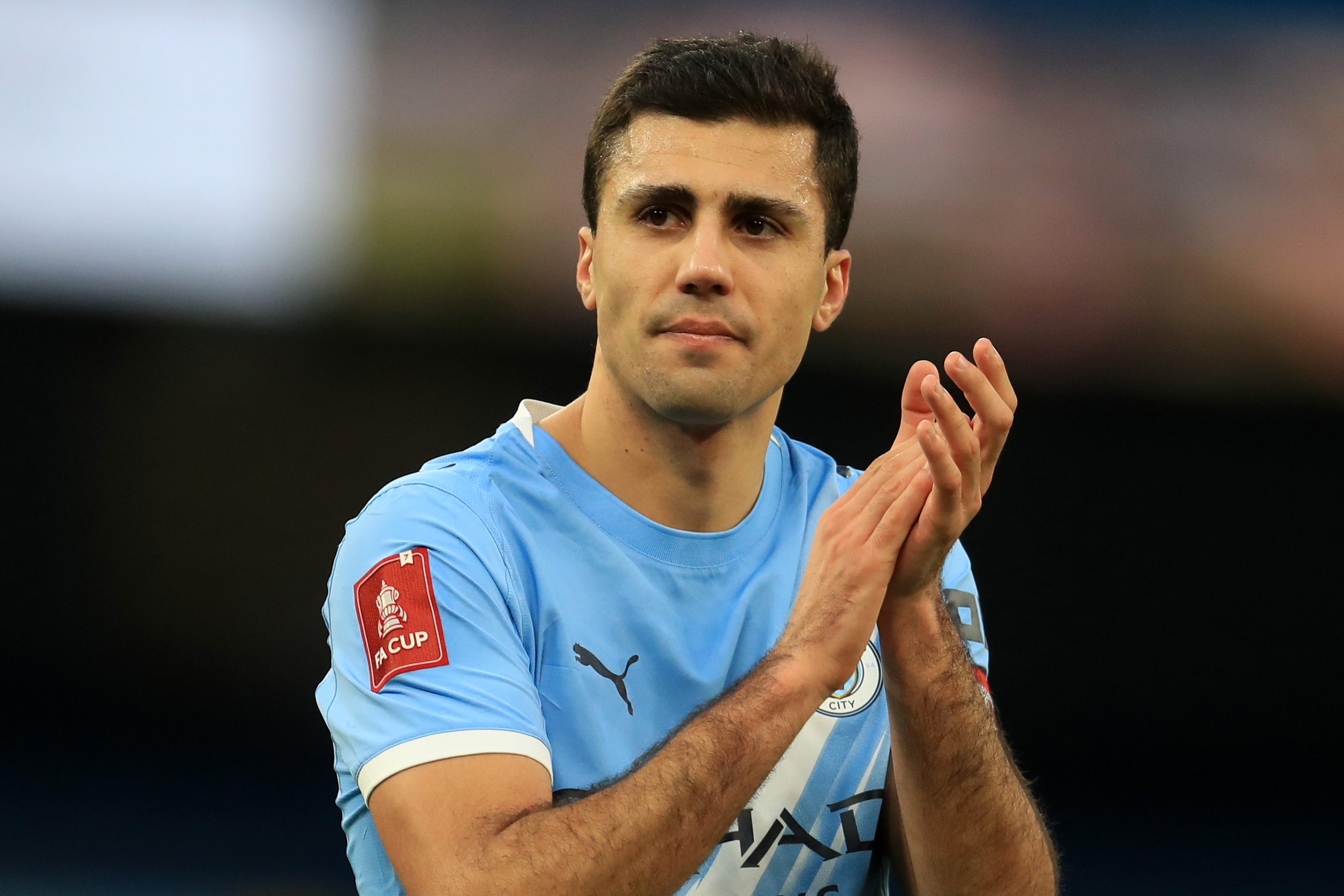 塞尔电台:罗德里转会皇马进展顺利 球员首选伯纳乌 塞尔电台:罗德里转会皇马进展顺利 球员首选伯纳乌