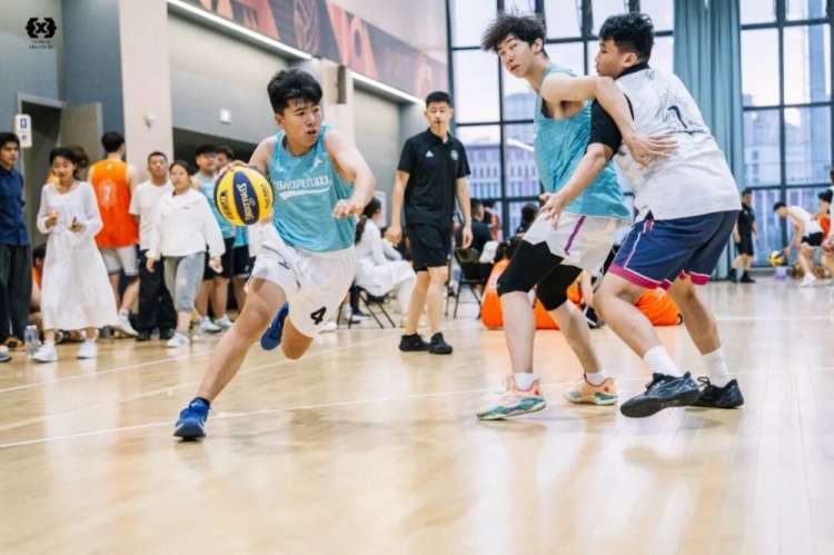 FIBA Open 3×3准格尔旗站战罢 锐芒队20:16力克大个儿联盟夺冠 FIBA Open 3×3准格尔旗站战罢 锐芒队20:16力克大个儿联盟夺冠