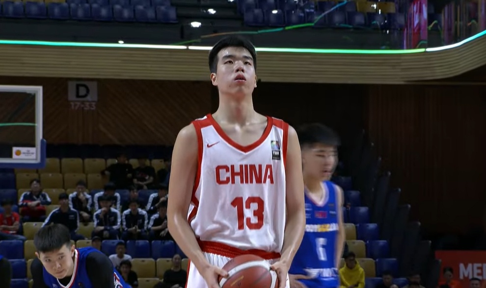 张懿赵杰半场12分钟7分4板正负值+10 U18男篮领先菲律宾14分