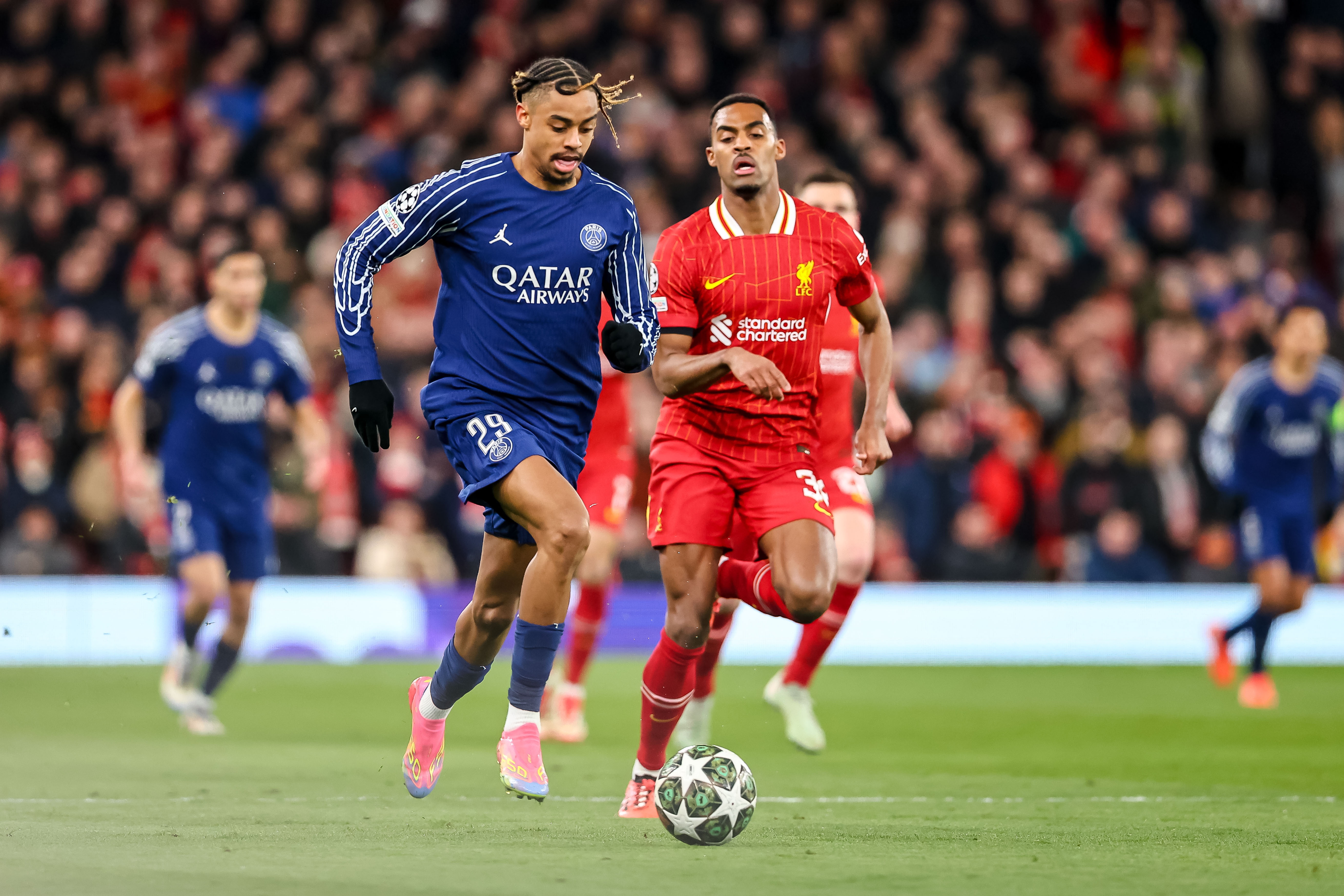 英媒:因热爱FIFA游戏,巴尔科拉可能会在利物浦选择29号球衣 英媒:因热爱FIFA游戏,巴尔科拉可能会在利物浦选择29号球衣
