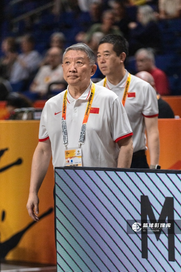 埃瓦尔对阵格拉纳达入口